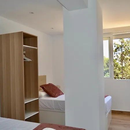 Puerta Del Sol Apartment *