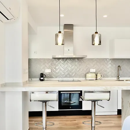 Puerta Del Sol Apartment *